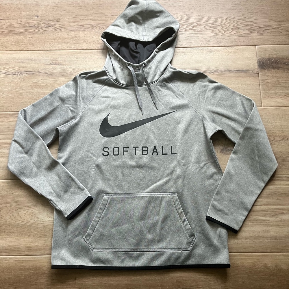 Nike women’s thermal-fit softball hoodie